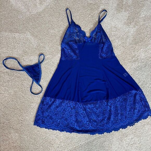 Romantic and Sexy Baby Doll Nightie. Just beautiful, Lacy with thong underwear. - Picture 2 of 6